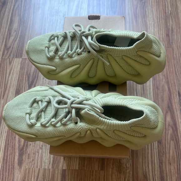 Yeezy 450 made by Adidas - Picture 5 of 7